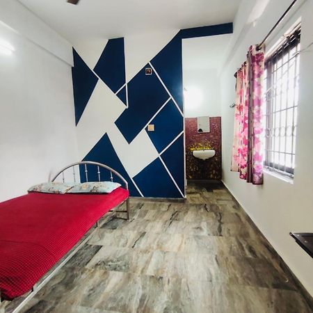 Omega Tourist Home Thrissur Eksteriør billede