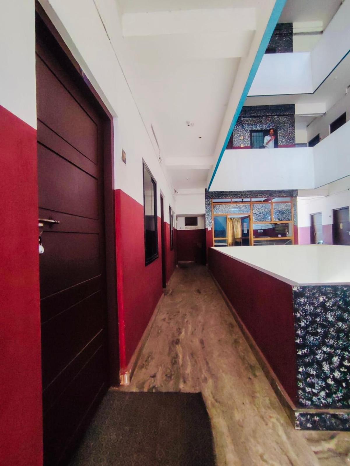 Omega Tourist Home Thrissur Eksteriør billede